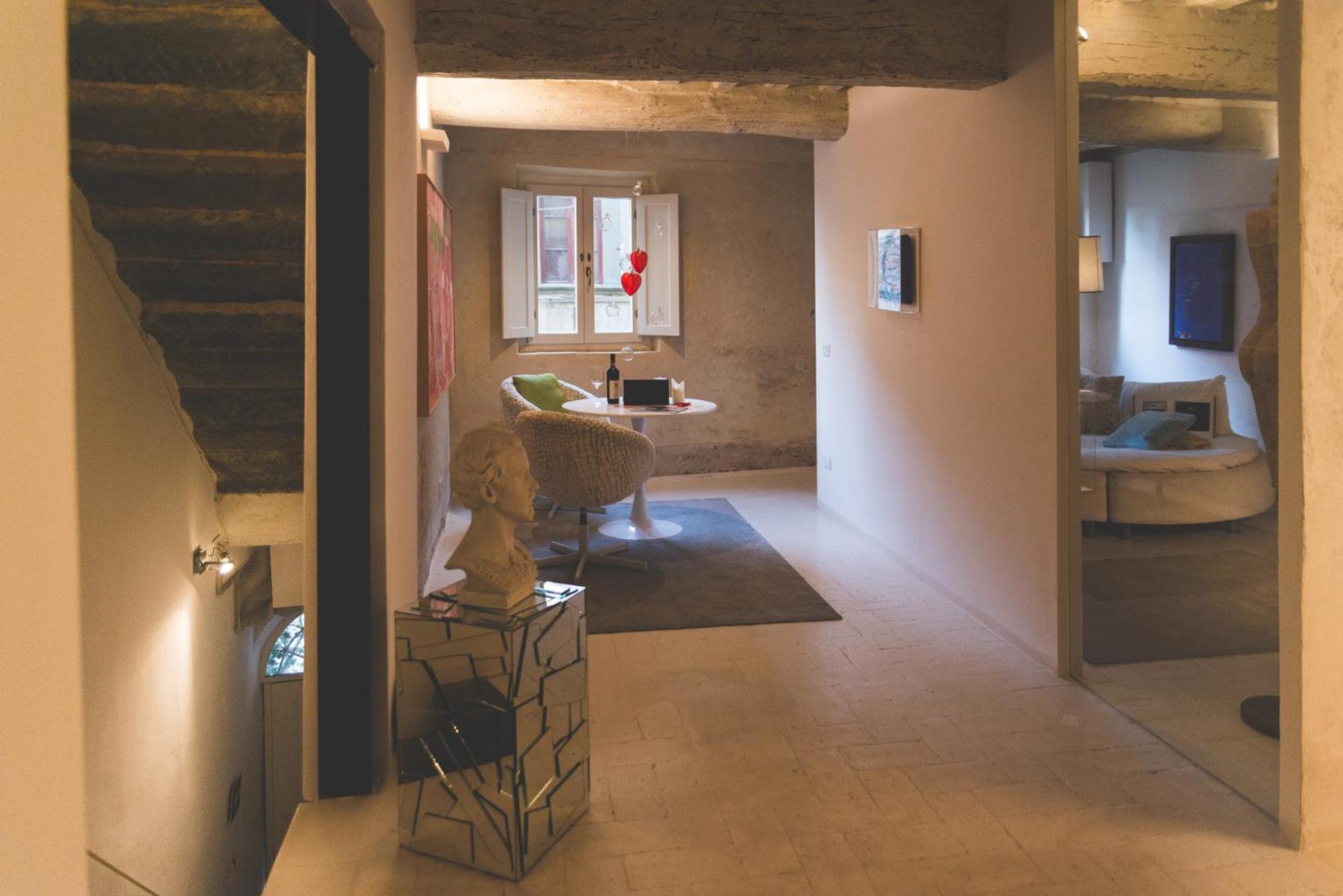 Art Gallery - Tuscany - Medieval Town Close To Florence, Pisa, Lucca, Chianti Zone, Versilia *