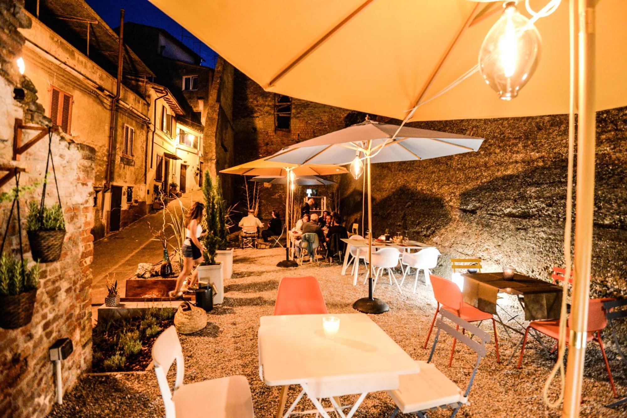 Art Gallery - Tuscany - Medieval Town Close To Florence, Pisa, Lucca, Chianti Zone, Versilia *
